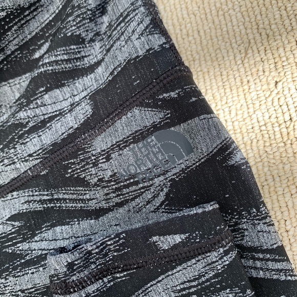 Women’s North face leggings - Picture 4 of 4